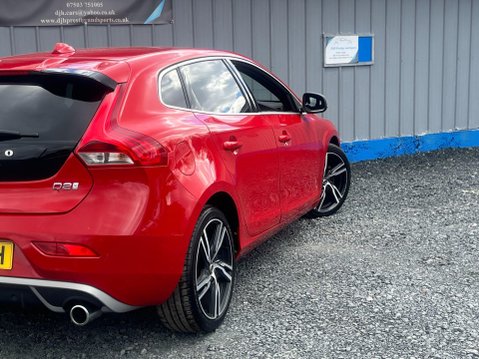 Volvo V40 2.0 D2 R-Design Pro Euro 6 (s/s) 5dr 23