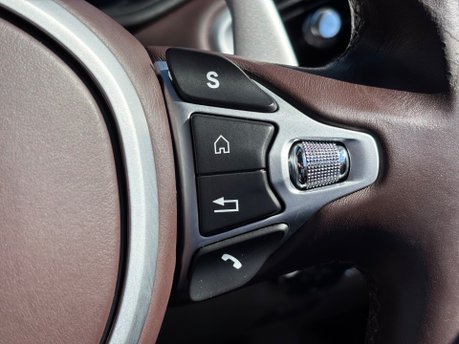 Aston Martin DB11 5.2 V12 Auto Euro 6 (s/s) 2dr 29
