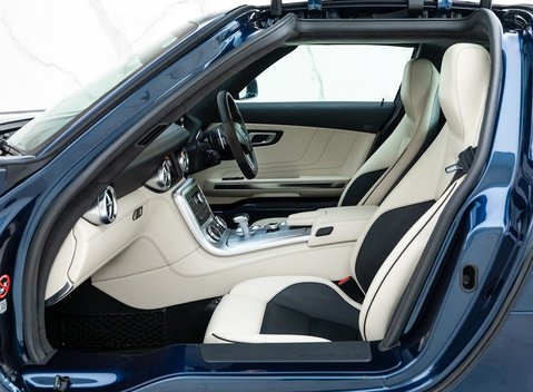 Mercedes-Benz SLS AMG 14