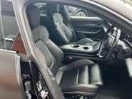 Porsche Taycan 500kW Turbo 93kWh 4dr 17