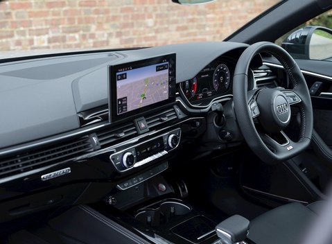 Audi S4 Avant Black Edition 18