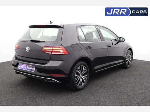 Volkswagen Golf 2.0 Golf SE Nav TDI BlueMotion Technology Semi-Auto 5dr 7