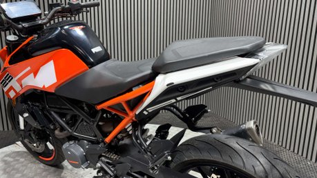 KTM Duke 2019 ONLY 11K RUNNING PROJECT NAKED BIKE 125CC 21