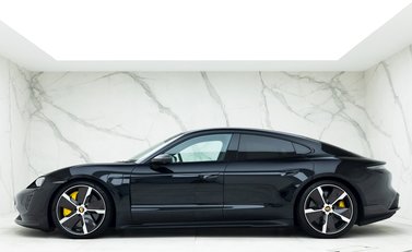 Porsche Taycan Turbo S 2