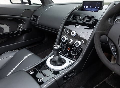 Aston Martin V12 Vantage S ROADSTER 28