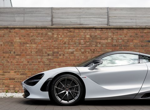 McLaren 720S Performance 31