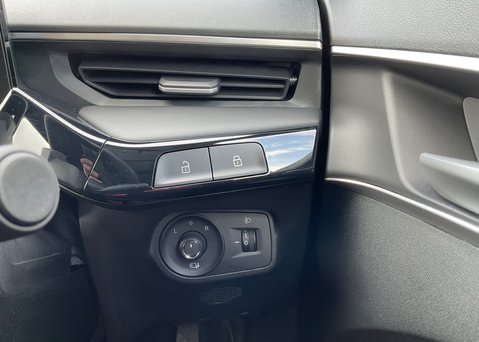 MG MG3 1.5 HYBRID+ TROPHY 18