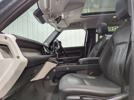 Land Rover Defender 2.0 Defender S D Auto 4WD 5dr 55