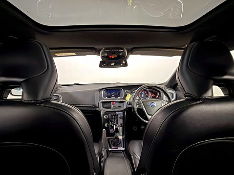 Volvo V40 R-DESIGN NAV D3 S/S 2.0 DIESEL MANUAL 14
