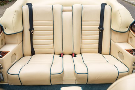 Rolls-Royce Corniche IV 28