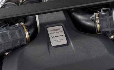 Aston Martin V8 Vantage 35