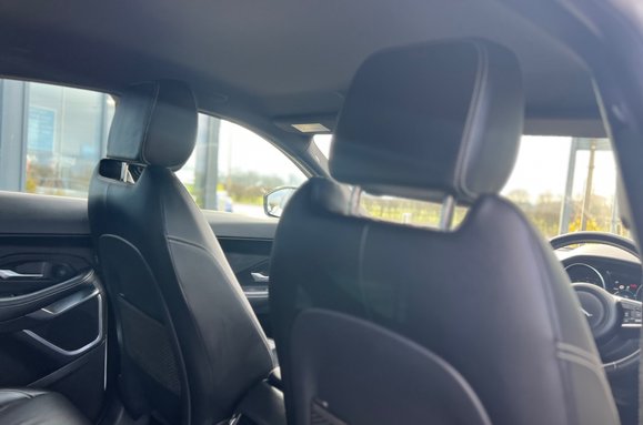 Jaguar E-Pace R-DYNAMIC SE 21