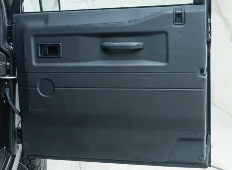 Land Rover Defender 110 XS Classic SIIA Twisted 32