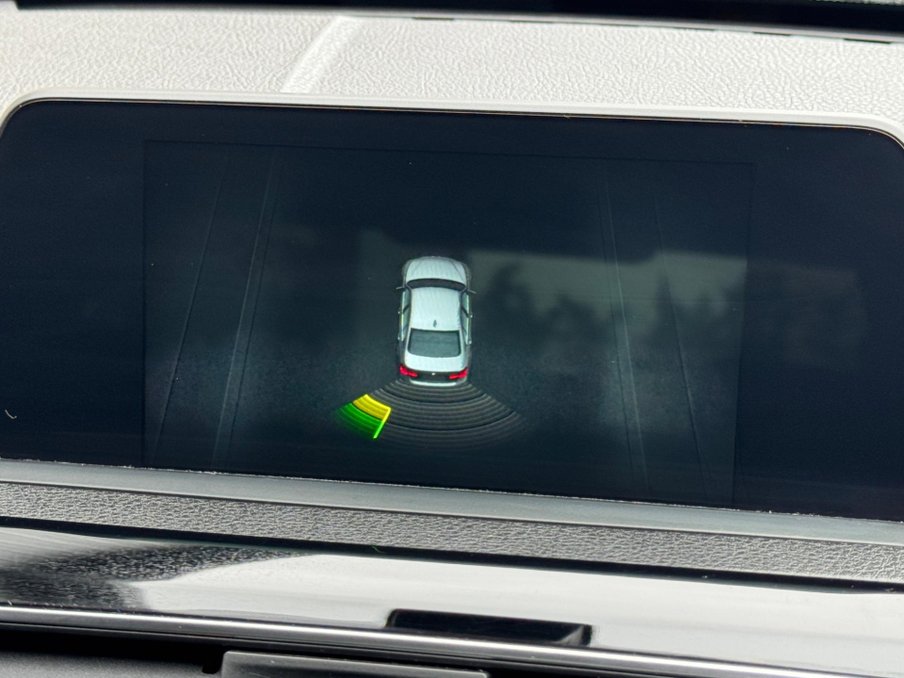 2018 BMW 3 Series — image 12