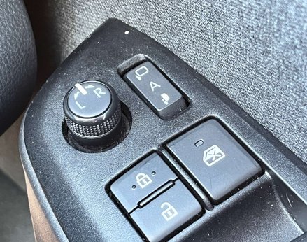 Toyota Yaris 1.5 Yaris Dynamic HEV CVT 5dr 62