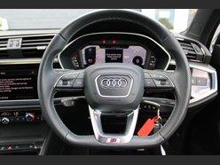 Audi Q3 TFSI S LINE BLACK EDITION 2