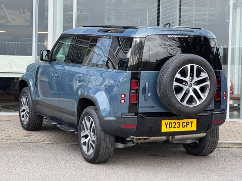 Land Rover Defender SE MHEV 7