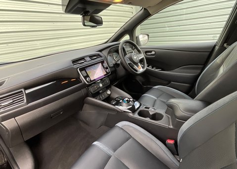 Nissan LEAF TEKNA 11