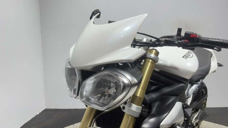 Triumph Street Triple 2016 66 plate 13k new MOT serviced quickshifter and exhaust 27