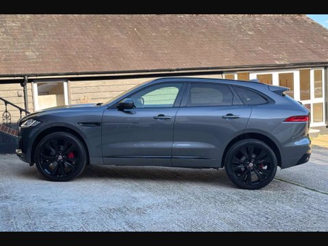 Jaguar F-Pace 3.0 V6 S Auto AWD Euro 6 (s/s) 5dr 9