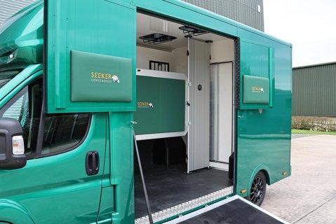 Brand new Pre registered 4.5 TON Seeker Horsebox delivery miles with aluminium stallion partitions  13