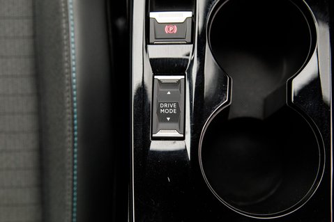 Peugeot 208 PURETECH ALLURE PREMIUM S/S 33