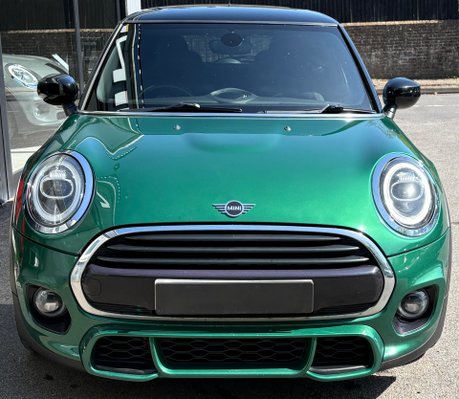 Mini Hatch Cooper 1.5 Sport Comfort / Navigation 3 door - SAT NAV - JCW STYLING 6