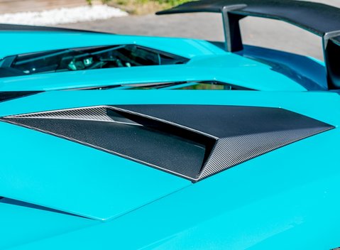 Lamborghini Aventador SV LP750-4 Roadster 24