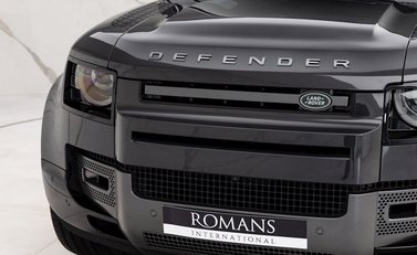 Land Rover Defender 110 V8 25