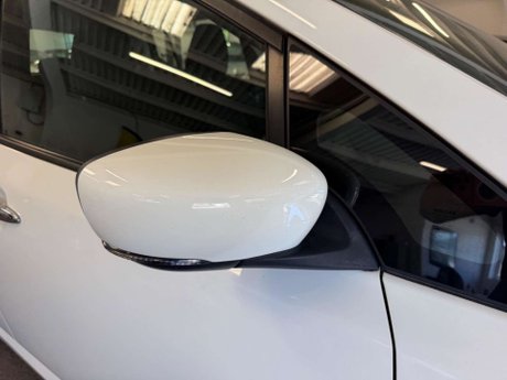 Nissan LEAF 40kWh Acenta Auto 5dr 31