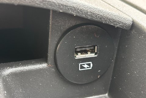 Iveco Daily 70C18D Crew Cab Dropside with Tail Lift - Air Con - Low Miles 28