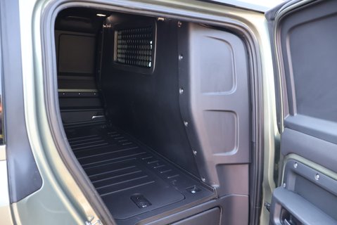 Land Rover Defender 110 D250 HARD TOP SE MHEV styled by Seeker BIG SPEC 19