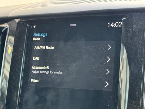 Volvo XC60 2.0 D5 PowerPulse R-Design Auto AWD Euro 6 (s/s) 5dr 20