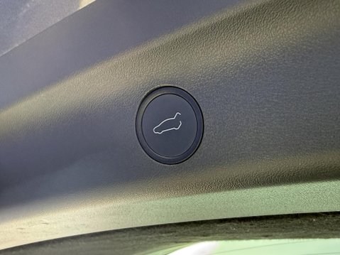 Tesla Model Y SUV 5dr Electric Auto RWD (346 ps) 23