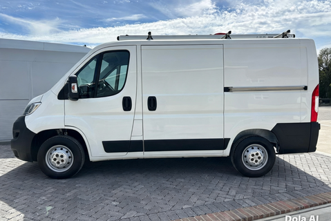 Citroen Relay 33 L1H1 X 120 ps BlueHdi Panel Van - Racking & Invertor 8