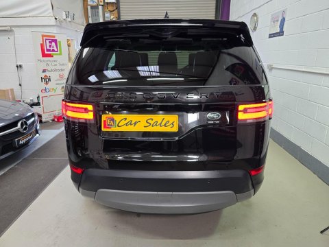 Land Rover Discovery 3.0 TD V6 HSE Luxury Auto 4WD Euro 6 (s/s) 5dr 8