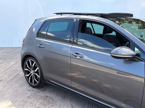 Volkswagen Golf 2.0 Golf GTi Performance TSi Semi-Auto 5dr 4