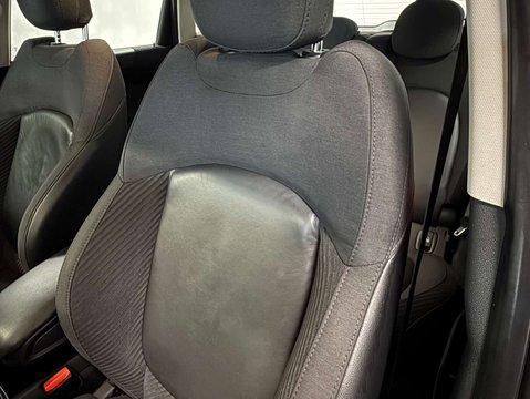 Mini Countryman 1.5 Countryman Cooper Auto 5dr 33