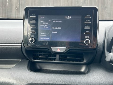 Toyota Yaris ICON FHEV 12