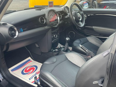 Mini Hatch 1.6 Cooper D Bayswater Euro 5 (s/s) 3dr 18
