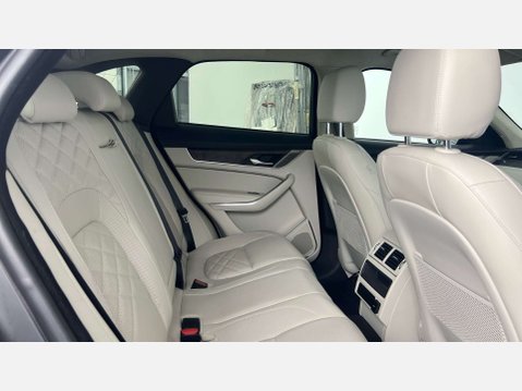 Jaguar F-Pace 2.0 F-PACE HSE D MHEV AWD Auto 4WD 5dr 4