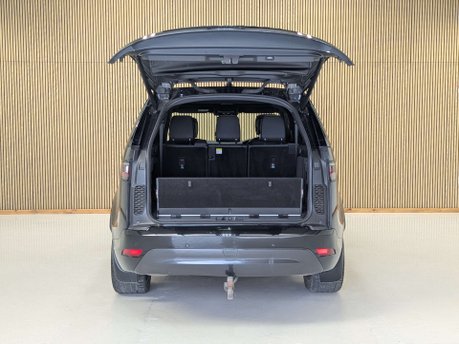 Land Rover Discovery 3.0 Discovery R-Dynamic SE D MHEV Auto 4WD 5dr 25