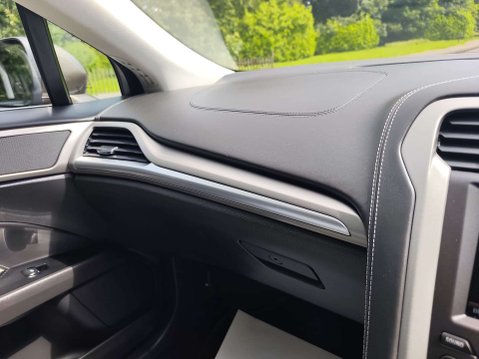 Ford Mondeo 2.0 Mondeo Vignale TDCi Auto 4dr 19