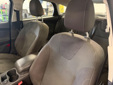 Ford Focus 1.6 TDCi Titanium Euro 5 (s/s) 5dr 34