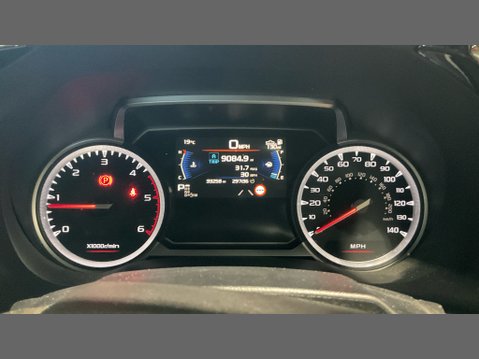 Isuzu D-Max V-Cross | Auto | 1.9 LT | Double Cab | Sensors | Camera | EURO 6 | NO VAT 10