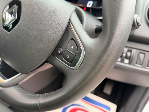 Renault Clio 0.9 TCe Iconic Euro 6 (s/s) 5dr 45