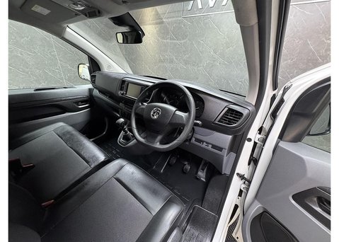 Vauxhall Vivaro 1.5 Turbo D 2700 Dynamic Panel Van 6dr Diesel Manual L1 H1 Euro 6 (s/s) (10 31