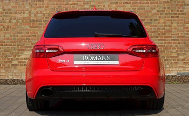 Audi RS4 Avant 15