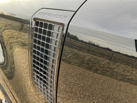 Land Rover Defender V8 32