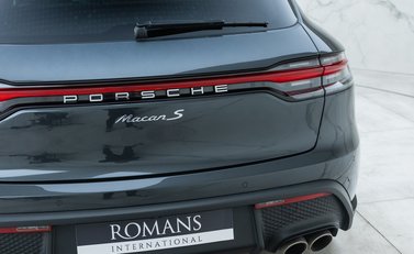 Porsche Macan S 25